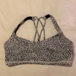 Lululemon free to be bra size 6
